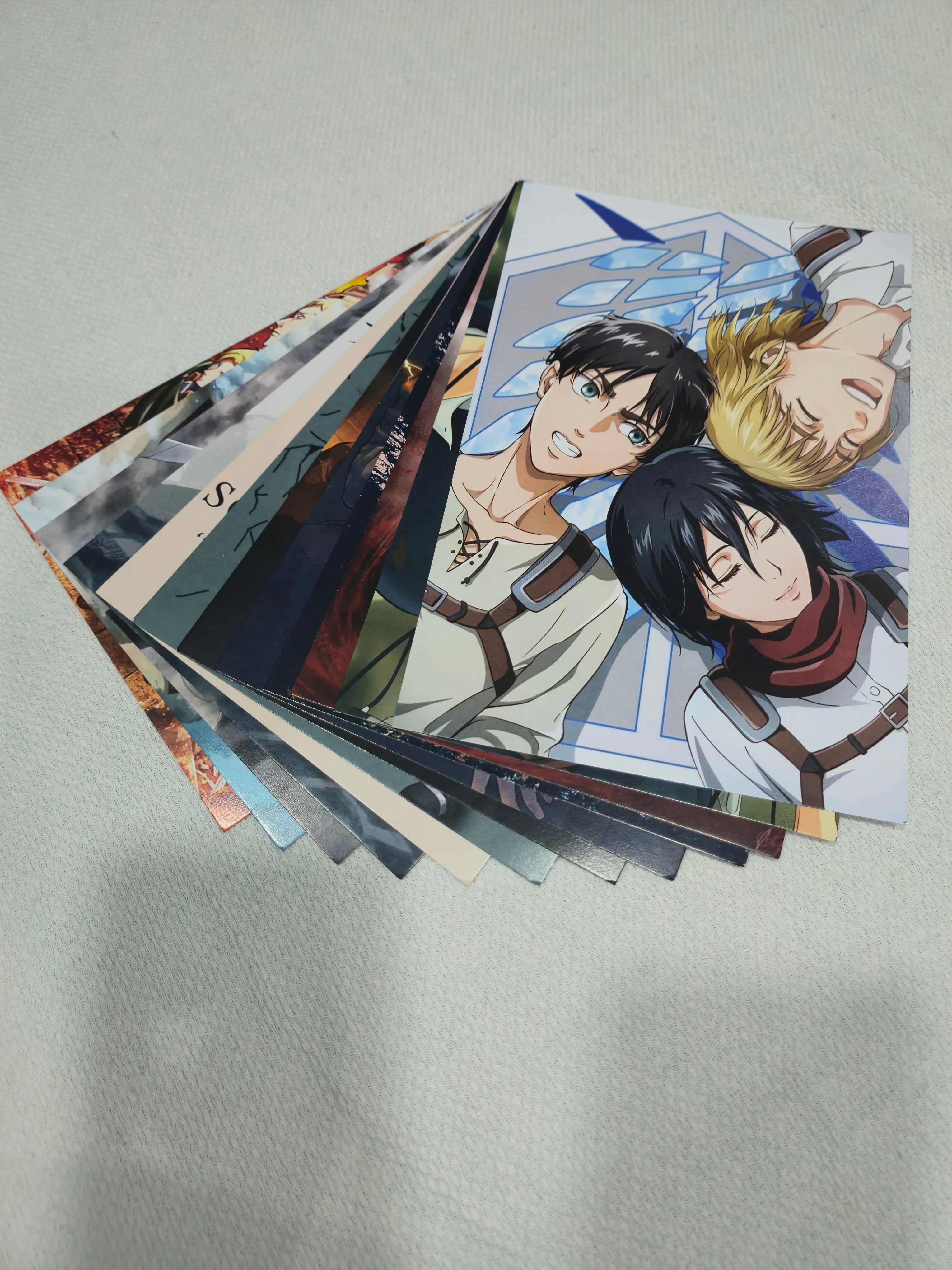 Attack on Titan – 12-Piece Mini Poster Pack