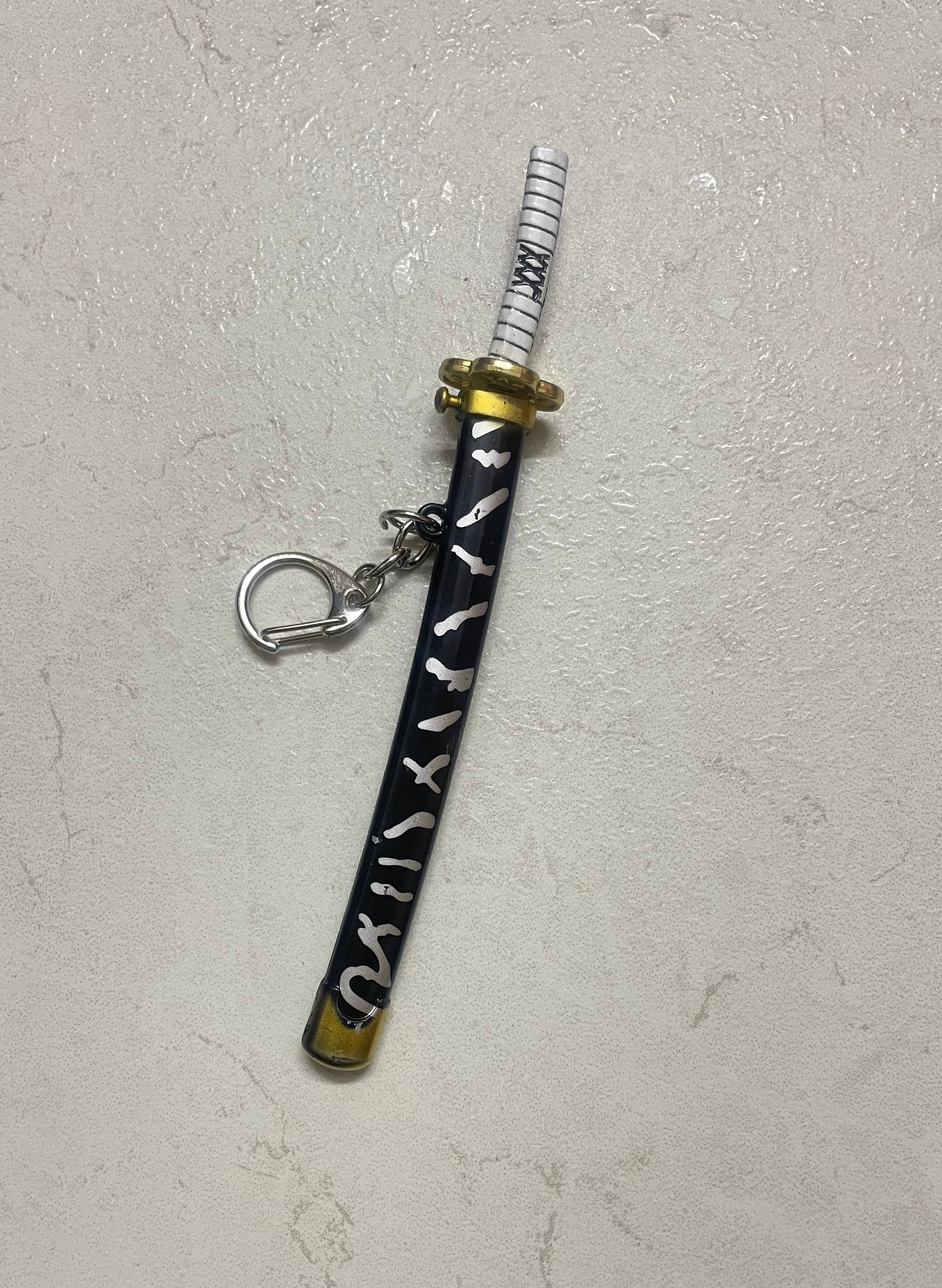 Mid size katana keychain