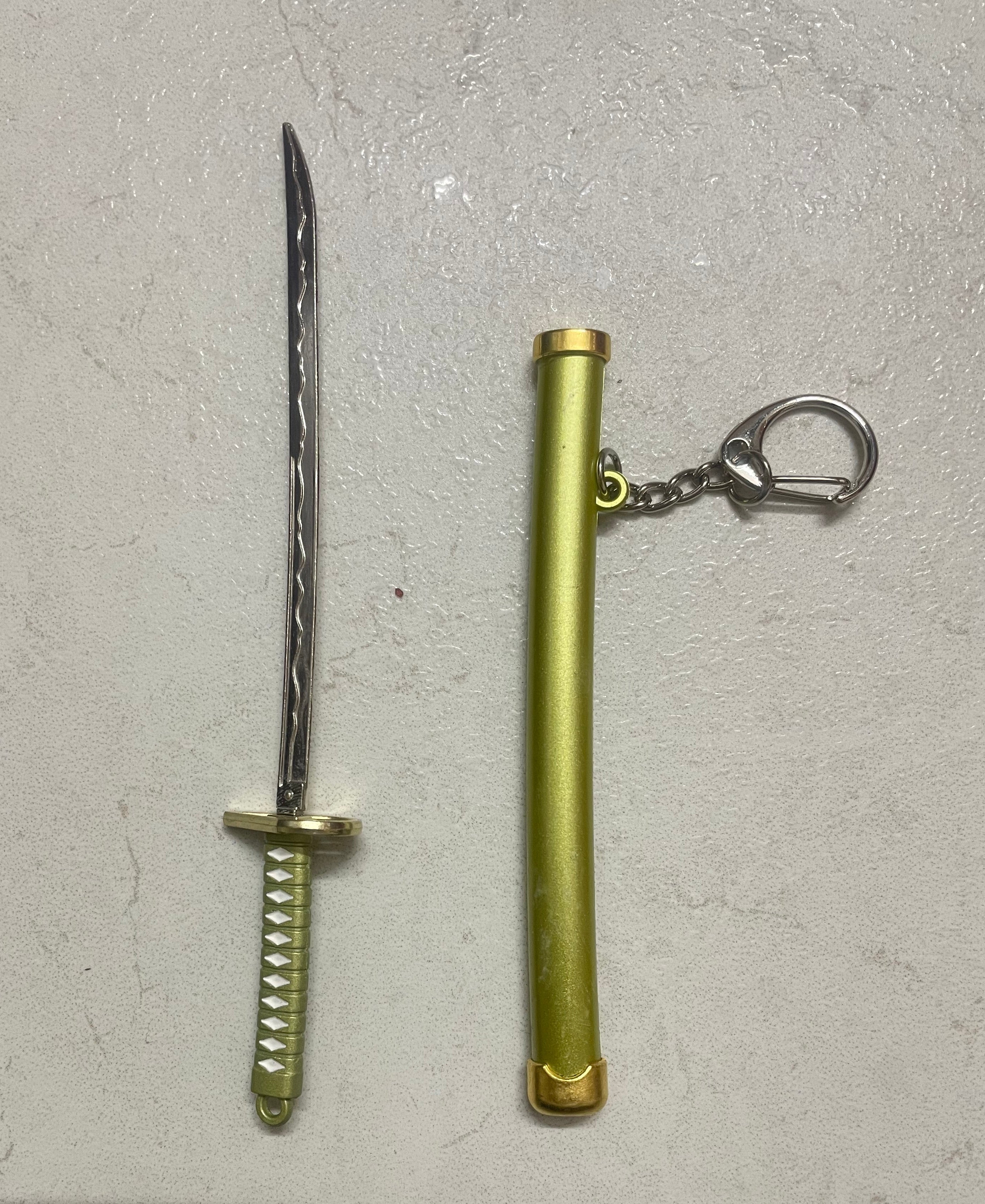 Mid size katana keychain