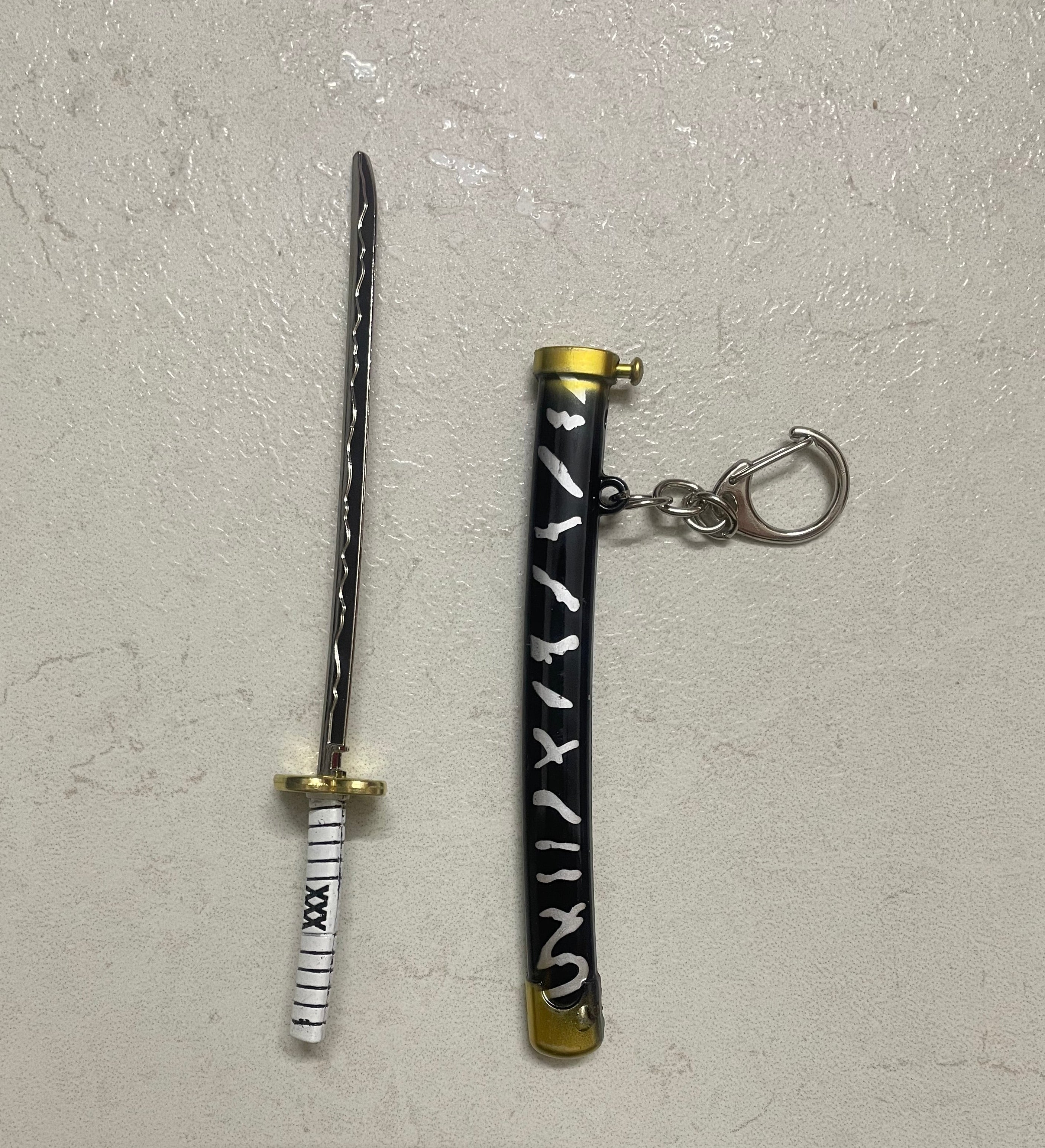 Mid size katana keychain