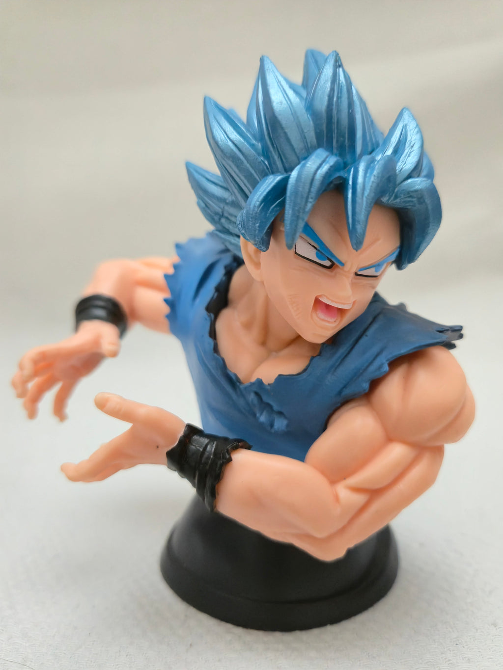 Goku super saiyan blue Figurine